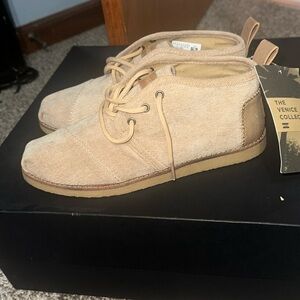 Toms size 7.. no box